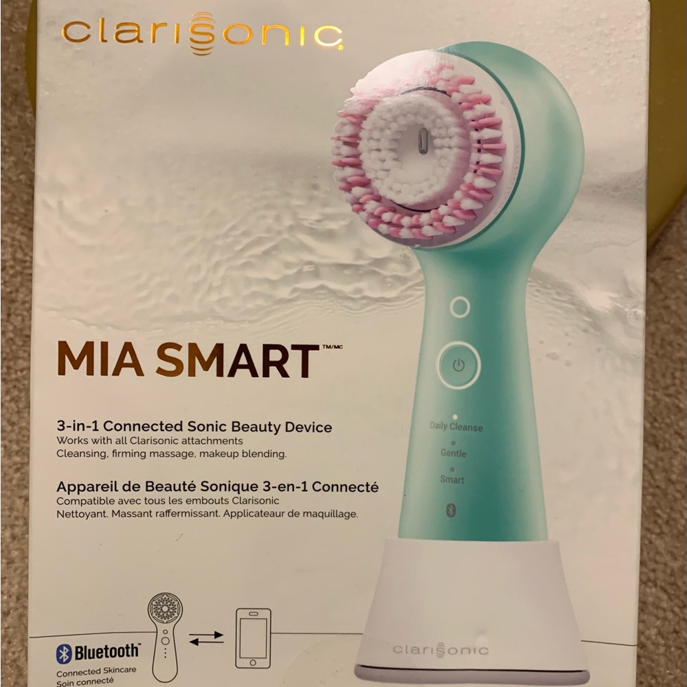 New in-box Clarisonic Mia skin cleansing brush